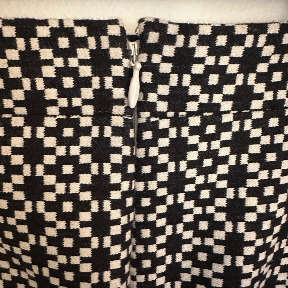 J. Crew Black and White Geometric Pattern Midi Skirt Size 4